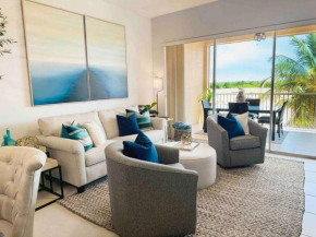 Amazing & Spacious Top Floor Condo with Bay View!